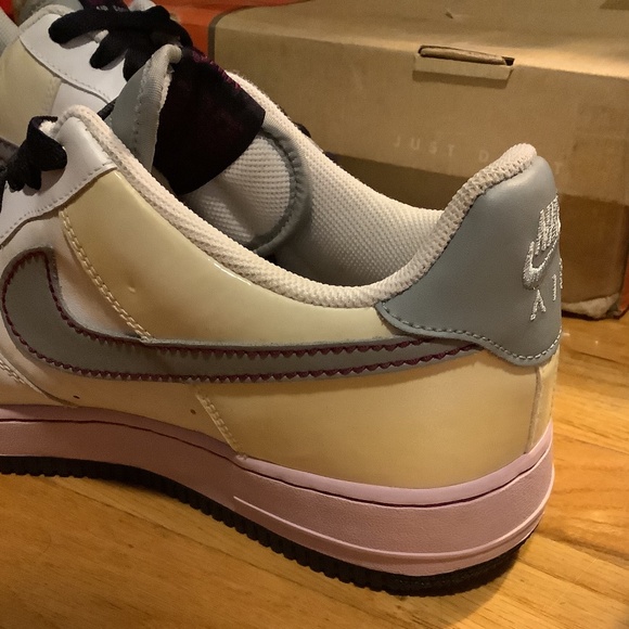 Nike Air Force 1 Silver Doll Womens 12 = Mens 10.5 AF1 Low VINTAGE 2007 Release - Picture 6 of 12